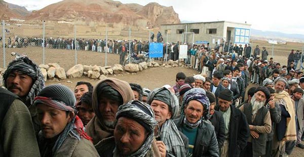 Bamyan Residents Frustrated by Long Wait 