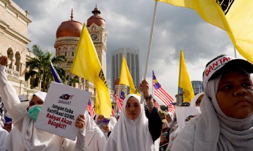 Malaysian Muslims Stage Rally  to Uphold Malay Privileges