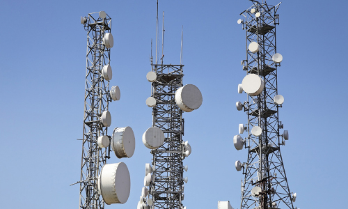 Taliban Allow Telecom  Services for 3 Hours in Farah