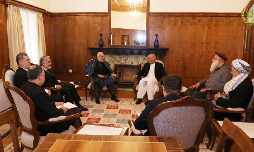 Ghani Meets Political  Figures, Ex-Jihadis on Peace Process