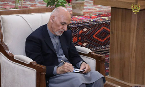 President Ghani says he is committed to improving women’s role in Afghan society. KABUL - President Ashraf Ghani, who met a group of women in Faryab