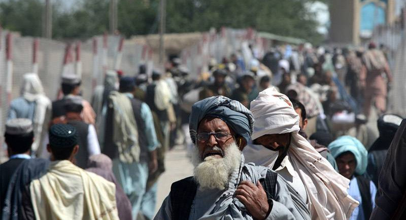 UN Suspends Afghans’ Voluntary Repatriation from Pakistan
