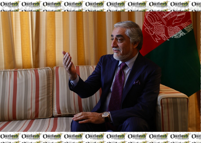 Abdullah Calls for  Dialogue and Decisions, Not Speeches, at  Istanbul Summit