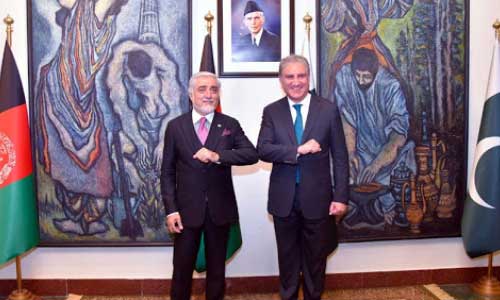 Abdullah  Discusses Peace Process with  Pakistani Minister