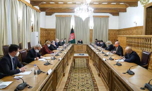 Ghani, Foreign Envoys  Discuss Progress in Talks