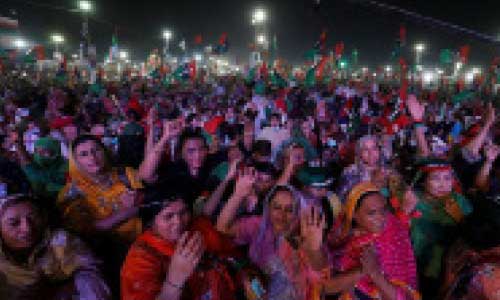 Pakistan opposition holds mass rally calling for PM Khan to go