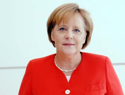Merkel Warns Russia on Sanctions  Ahead of Berlin Talks on Ukraine